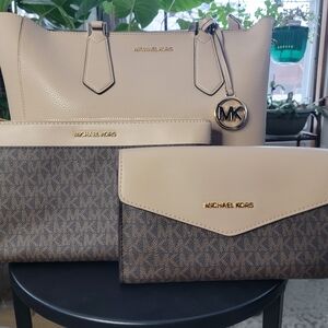 Michael Kors Kimberly 3-in-1 Tote Set